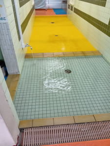 足洗い槽
