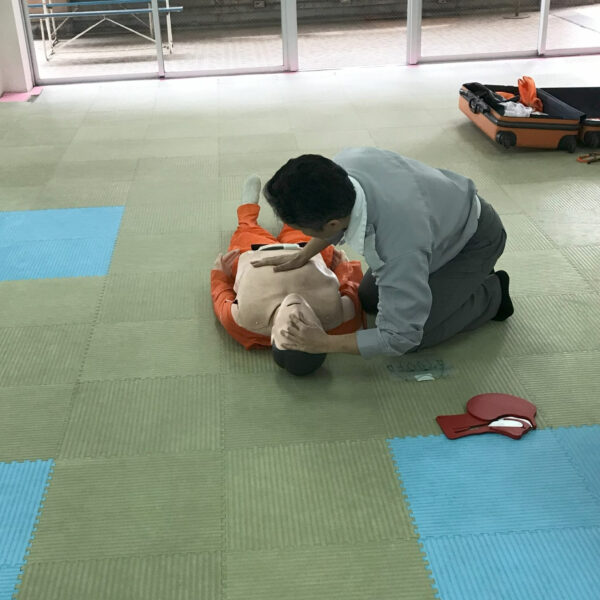 救命講習・安全水泳を行いました 画像