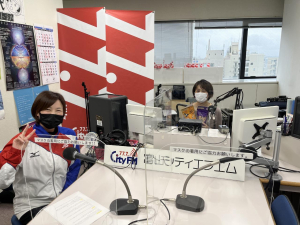 ラジオ生中継の様子